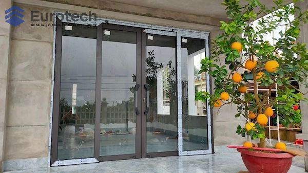 cach-lap-dat-cua-truot-quay-eurotech-8