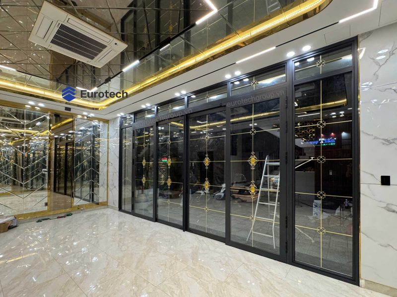 🔥 KHÁM PHÁ SIÊU PHẨM CỬA TRƯỢT QUAY EUROTECH HỆ HOÀNG GIA NẸP RỜI 8.0 – TỐI ƯU KHÔNG GIAN SỐNG