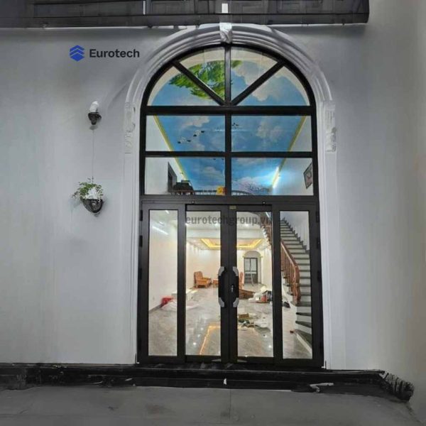 Khám Phá Lợi Ích Bất Ngờ Thiết Kế Nhà Phố Đô Thị Hiện Đại Với Cửa Trượt Quay Eurotech – An Toàn, Sang Trọng, Tối Ưu Không Gian